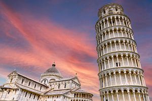 Schiefer Turm von Pisa bei Sonnenuntergang van Animaflora PicsStock
