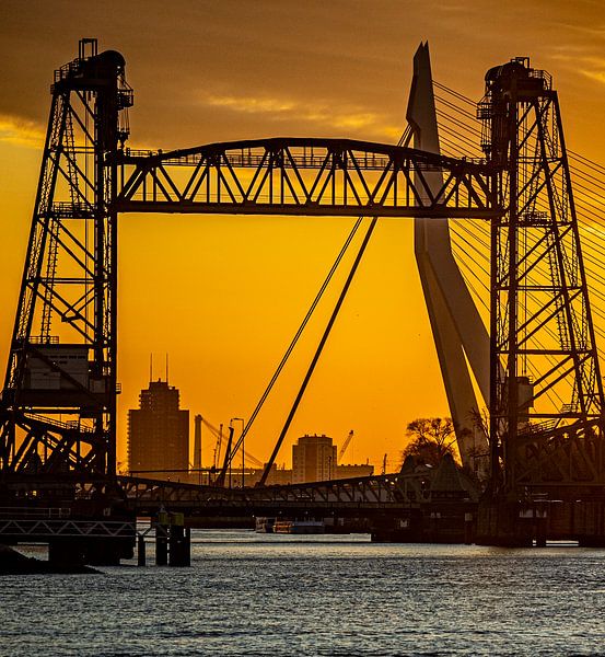 Zonsondergang in Rotterdam (1) van Klaus Lucas