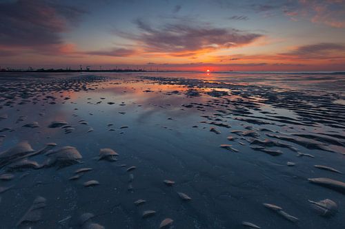 Sand patterns on the beach by Marc Vermeulen