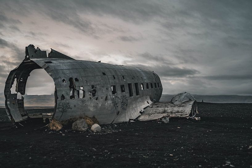 Flugzeugwrack von Sólheimasandur IV von Colin van Wijk