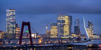 Avondfoto skyline Rotterdam 2018 van Mark De Rooij thumbnail