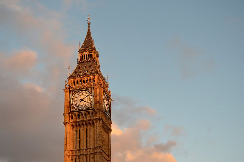 Big Ben in Londen met wat wolken van iPics Photography