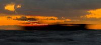 Schip doorkruist zonsondergang, Zoutelande, afbeelding zee