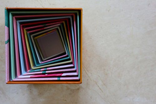 Vierkante spiraal kleurrijk linksboven