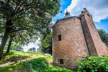 Kruittoren bij Slot Loevestein, Poederoijen, Gelderland, Nederland. van Jaap Bosma Fotografie