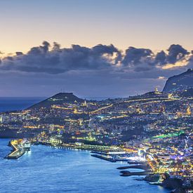 Lumière du soir sur Funchal sur Walter G. Allgöwer