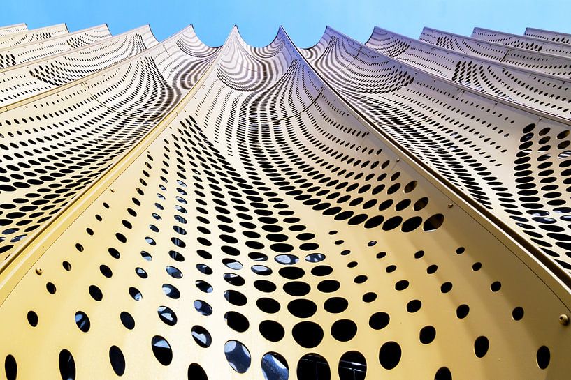 Golden facade by Maerten Prins