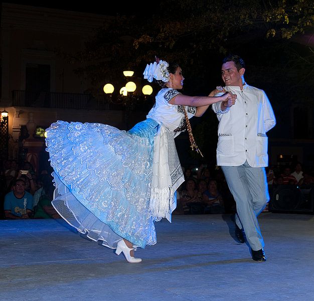 Mexico: Folklore danser (Campeche) van Maarten Verhees