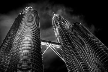 Connection in steel by Marco Leeggangers