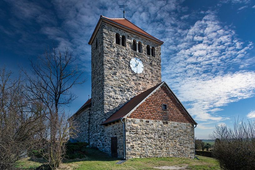 L'église Saint-Michel sur une colline près de Gerbstedt dans le district de Boesenburg par Andreas Völkel