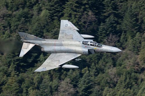 F-4 Phantom grec volant à basse altitude