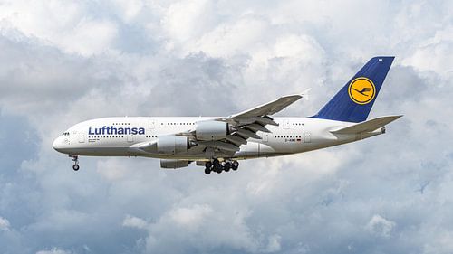 Atterrissage de l'Airbus A380 de Lufthansa. sur Jaap van den Berg