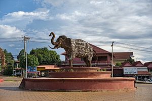 Urbaner Elefant aus alten Gegenständen