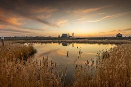 Magischer Sonnenuntergang am alten Hafen von Schokland von Peter Abbes