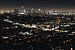 Uitzicht op Downtown Los Angeles by night van Easycopters