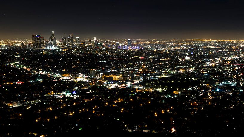 Panorama Downtown Los Angeles by night van Easycopters