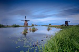 Hollandse wolkenlucht bij de molens van Kinderdijk van gaps photography