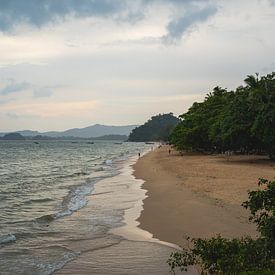 Aon Nang strand in Thailand van Lennert Degelin