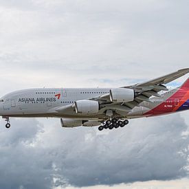 Appareil de transport de passagers Asiana Airlines Airbus A380-800. sur Jaap van den Berg