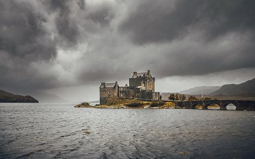 Kasteel Eilean Donan in Schotland. Highlander kasteel in de Hooglanden.