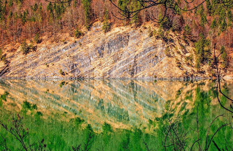 Eine Herbstwandspiegelung von Christa Kramer