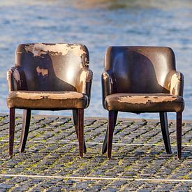 Twee stoelen op de kade van Frans Blok - foto's, kunst en andere wanddecoratie