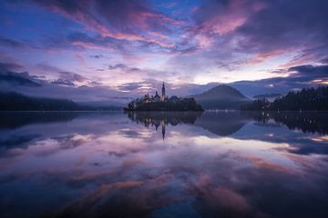 Bled herfst weerspiegelingen II van Martin Podt