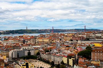 Stadsoverzicht van Lissabon vanaf de heuvels van Bliek Fotografie