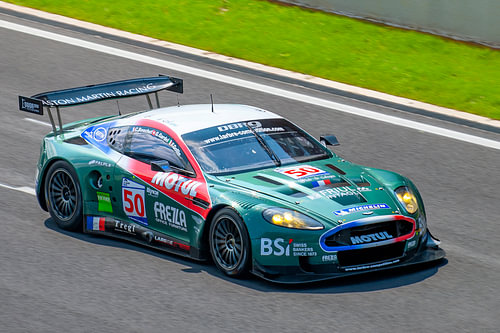Aston Martin DBR9 race auto