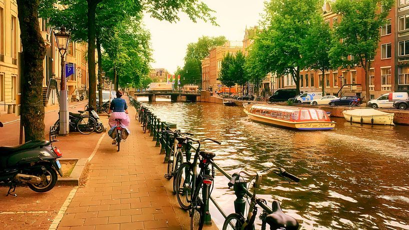 Bateau de canal Amsterdam et cycliste par Digital Art Nederland