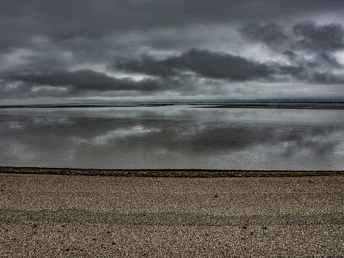 La côte tranquille près de Delfzijl