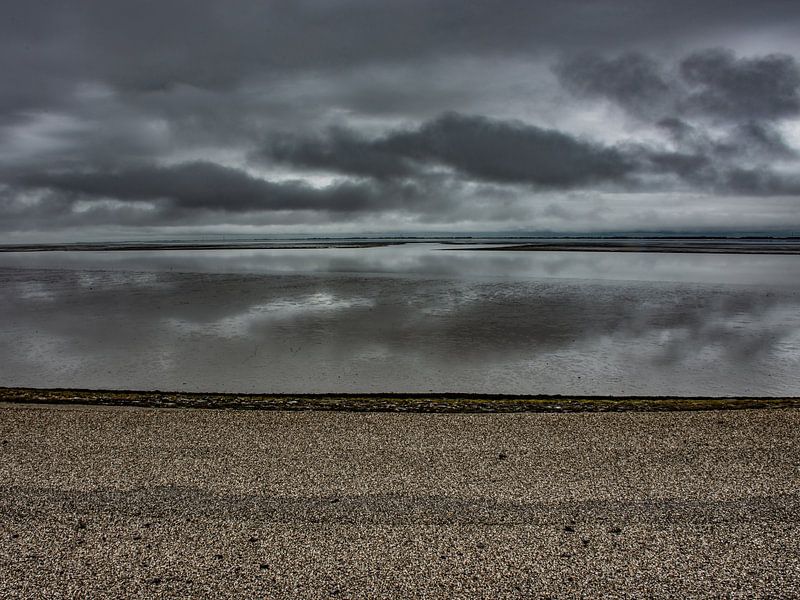 De stille kust bij Delfzijl van Martijn Brink