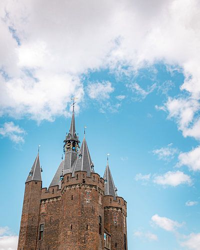 Sassenpoort Zwolle met Wolken
