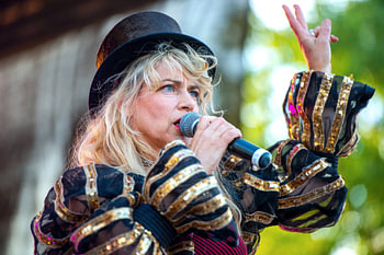 Ellen ten Damme in Nijmegen