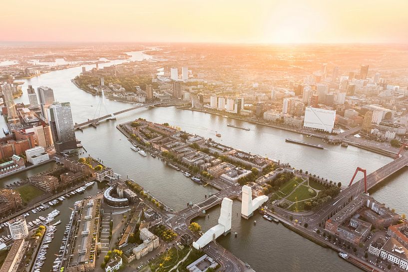 Luchtfoto Rotterdam Centrum met ingepakte Hef van Prachtig Rotterdam