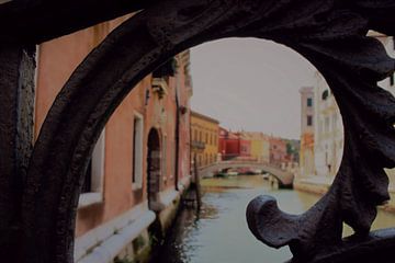 Gerahmte Ansicht des Venedig-Kanals von Loretta's Art