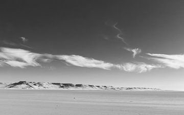 Glooiende heuvels van de Sahara van Lennart Verheuvel