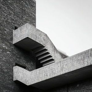 Escalier brutaliste – Décoration murale architecture noir et blanc