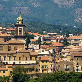 Middeleeuws dorp  Sant'Agata de'Goti in Zuid-Italië van Geert Smet