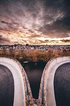 Dramatische zonsondergang Amsterdam! van Peter Haastrecht, van