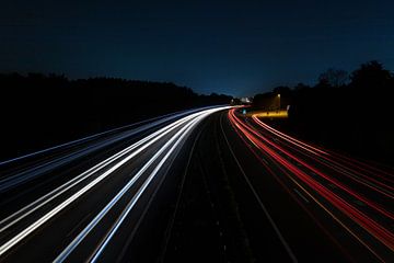 Light Trails bij de A1: Een Nachtelijke Symfonie van Licht van Remco Ditmar