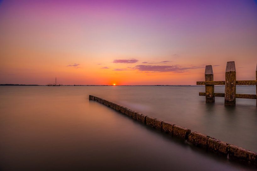 Lake Sunset van Mario Calma