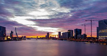 Rotterdam bij zonsondergang van Nicolette Uchtmann