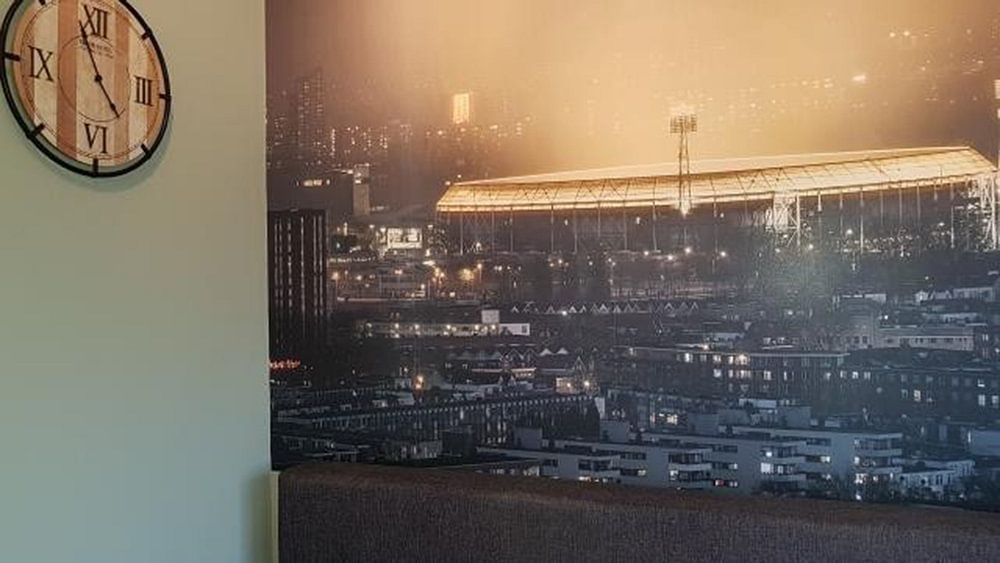 The Bathtub as a beacon in the city by Jeroen van Dam