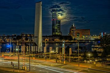 Rotterdam by Night van John Kreukniet