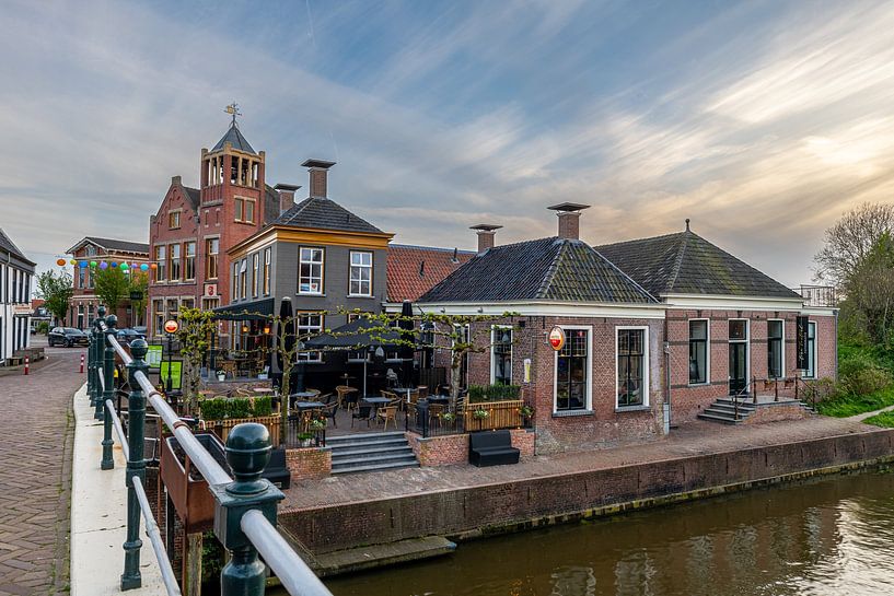 Winsum - oude gemeentehuis gezien vanaf de Boog van Frank Tauran