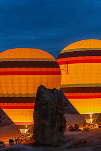 Zwei Feuerballons