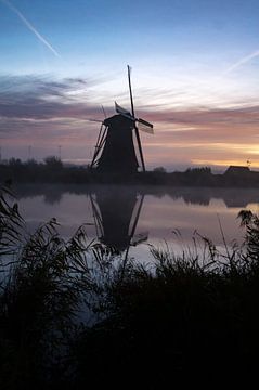 Windmühlen bei Sonnenaufgang von Andrea Ooms