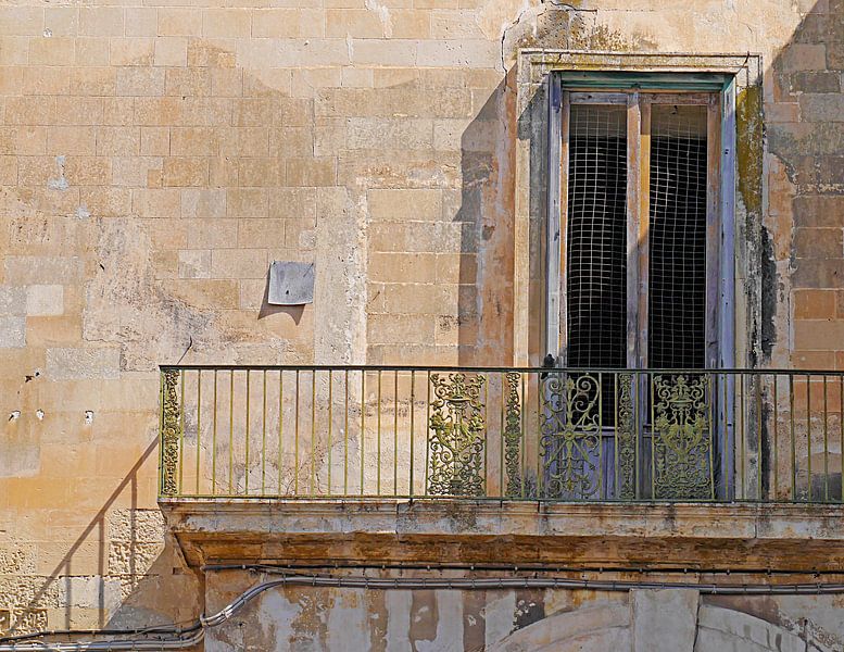 Balkon mit Briefe von Odette Kleeblatt