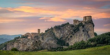 La forteresse et le village de San Leo, région d'Émilie-Romagne sur Stefano Orazzini